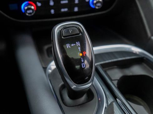 Used 2019 Buick Enclave Essence w/ LPO, Sport Appearance Package image 27