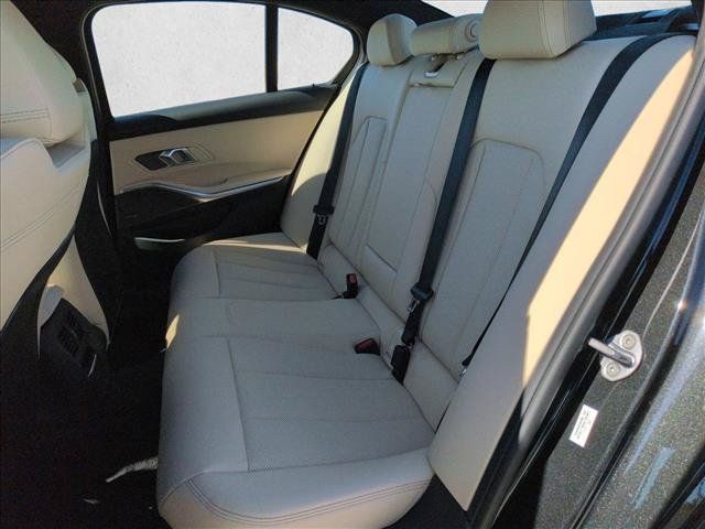 Used 2026 BMW 330i Sedan w/ Premium Package RWD image 16