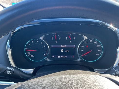 Used 2022 Chevrolet Traverse LT image 16