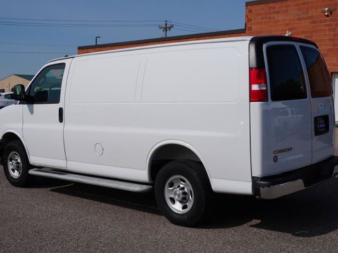 Used 2025 Chevrolet Express 2500 w/ Driver Convenience Package RWD image 3