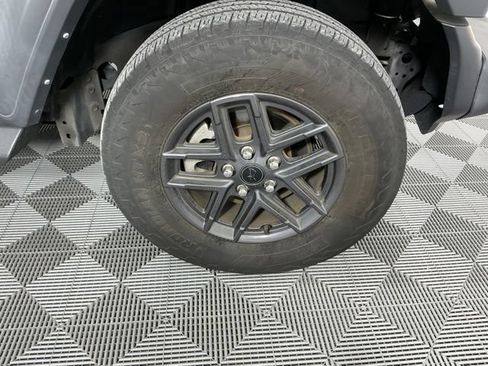 Used 2024 Jeep Wrangler Unlimited Sport AWD/4WD image 18