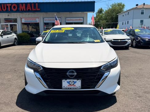 Used 2024 Nissan Sentra SV FWD image 3