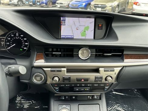 Used 2014 Lexus ES 350 w/ Luxury Package image 17