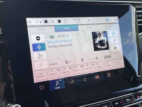 Used 2024 Jeep Wagoneer Series III image 2