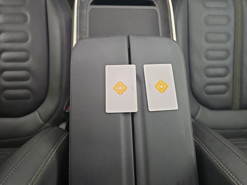 Used 2023 Rivian R1S Adventure image 32