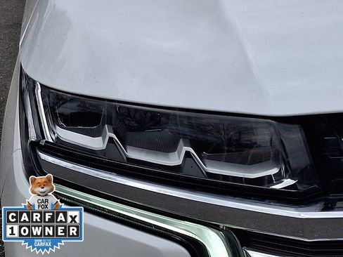 Used 2023 Chevrolet Suburban Premier AWD/4WD image 9