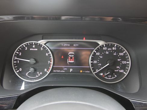 Used 2024 Nissan Pathfinder SV w/ SV Premium Package image 21