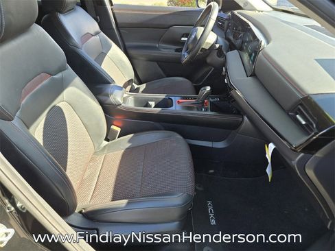 Used 2025 Nissan Kicks SR image 16