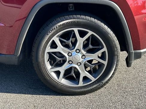 Used 2019 Jeep Grand Cherokee Limited AWD/4WD image 13