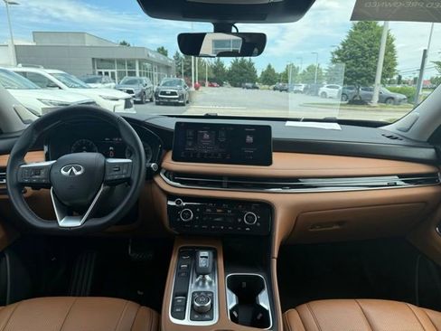 Certified 2025 INFINITI QX60 Sensory AWD/4WD image 4