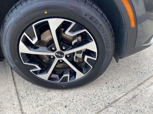 Used 2023 Kia Sportage EX image 24