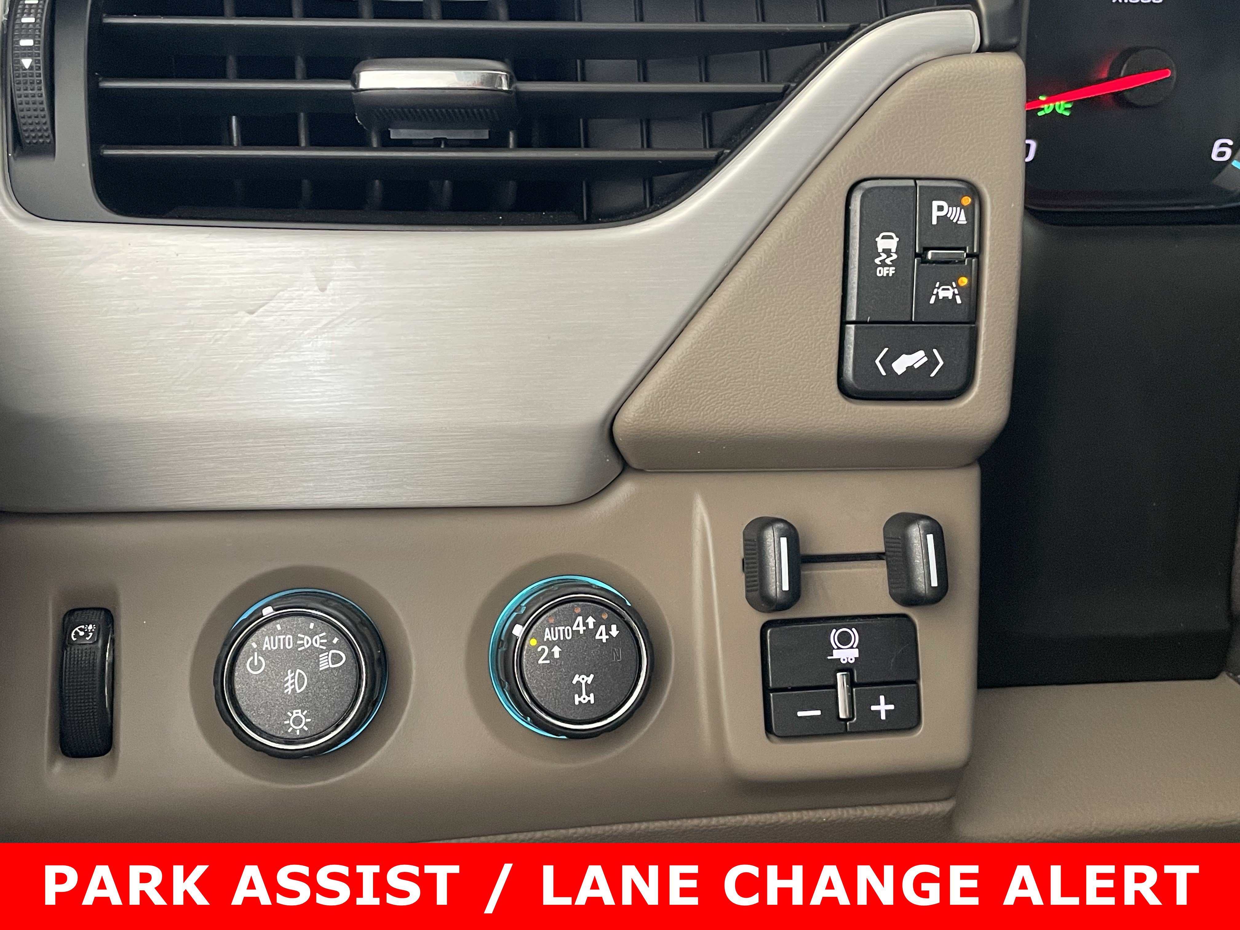 Certified 2019 GMC Yukon SLT w/ Premium Edition AWD/4WD image 32