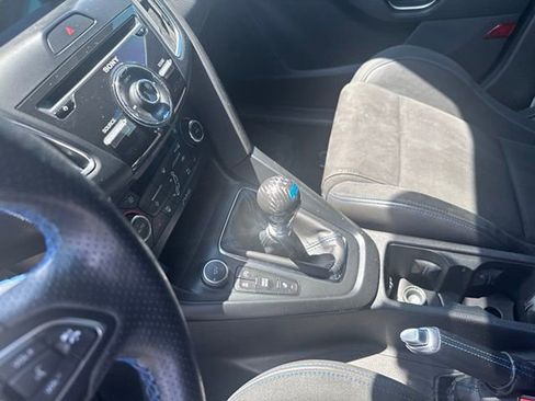 Used 2017 Ford Focus RS AWD/4WD image 15