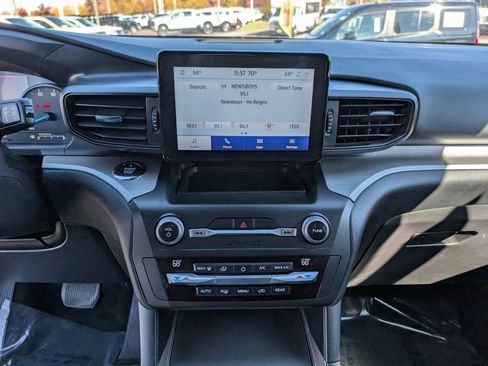 Certified 2020 Ford Explorer XLT image 19