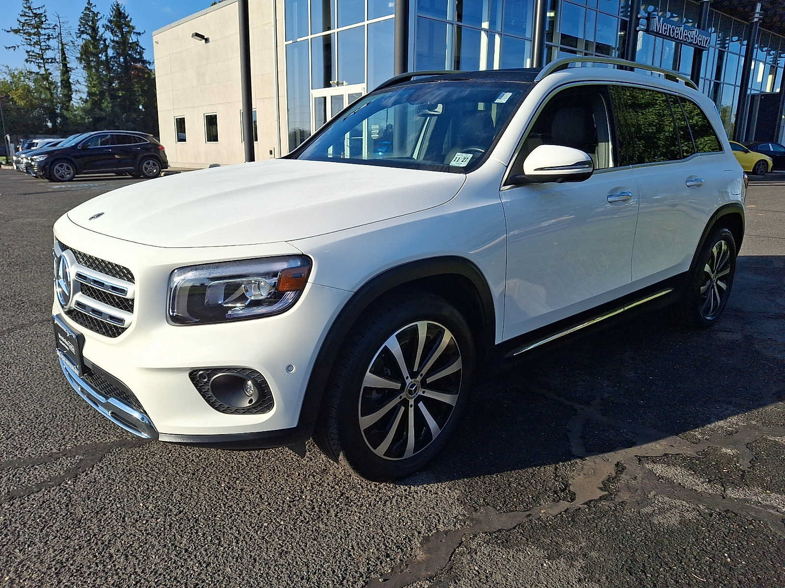 Certified 2022 Mercedes-Benz GLB 250 4MATIC image 3