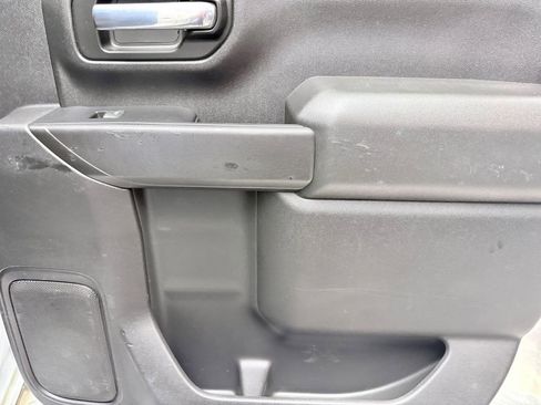 Used 2022 Chevrolet Silverado 2500 Custom w/ Custom Value Package image 18