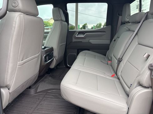 New 2026 GMC Sierra 1500 SLT AWD/4WD image 17