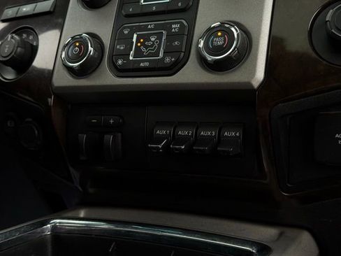 Used 2016 Ford F350 Platinum w/ Platinum Package image 30