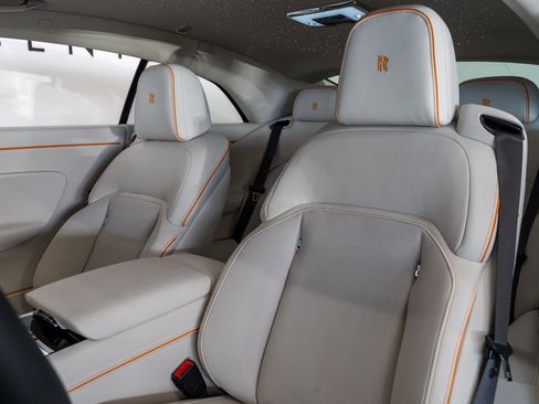 Used 2026 Rolls-Royce Spectre image 4