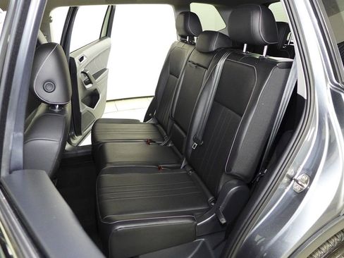 Used 2022 Volkswagen Tiguan SE image 21