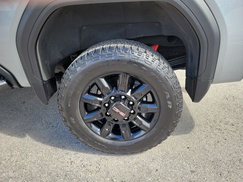 Used 2024 GMC Sierra 2500 AT4 w/ AT4 Premium Plus Package AWD/4WD image 26