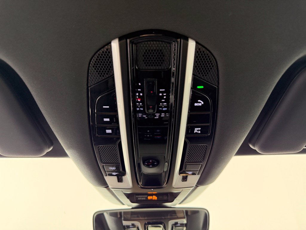 Certified 2021 Porsche Cayenne AWD/4WD image 29