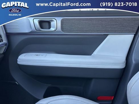 Used 2024 Hyundai Santa Fe Calligraphy w/ Tow & Go Package image 28