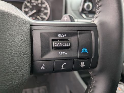 Certified 2025 Nissan Rogue SV image 16