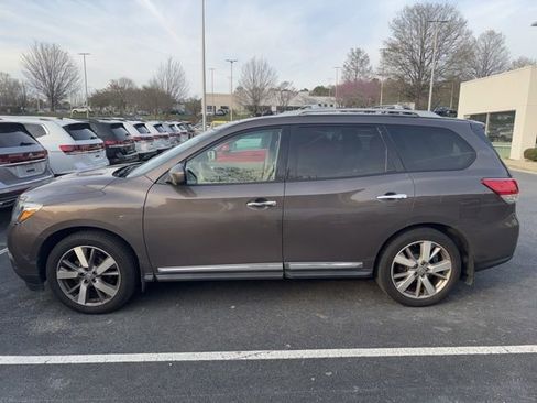 Used 2015 Nissan Pathfinder Platinum image 13