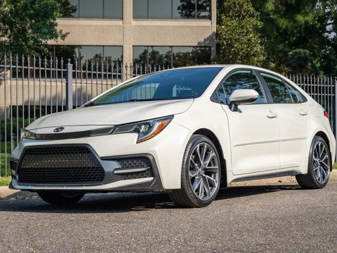 Used 2021 Toyota Corolla SE FWD image 1