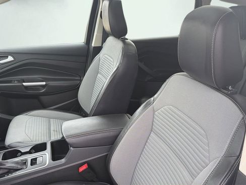 Used 2018 Ford Escape SE w/ SE Sport Appearance Package image 23