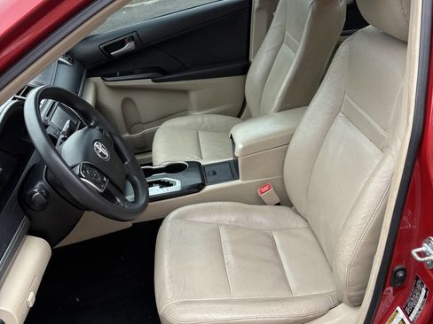 Used 2012 Toyota Camry LE image 8