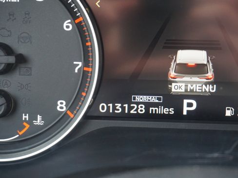 Used 2025 Mitsubishi Outlander SE image 9