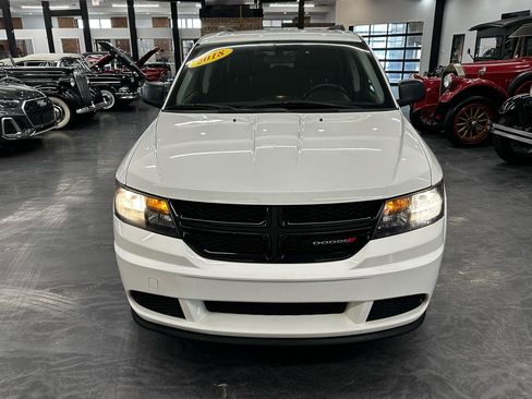 Used 2018 Dodge Journey SE w/ Connectivity Group image 2