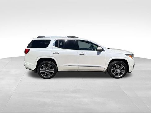 Used 2019 GMC Acadia Denali w/ Technology Package AWD/4WD image 2