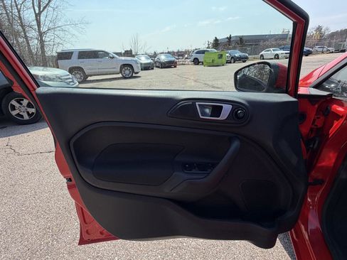 Used 2015 Ford Fiesta SE w/ Comfort Package image 10