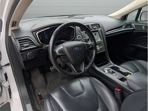 Used 2018 Ford Fusion Titanium AWD/4WD image 16