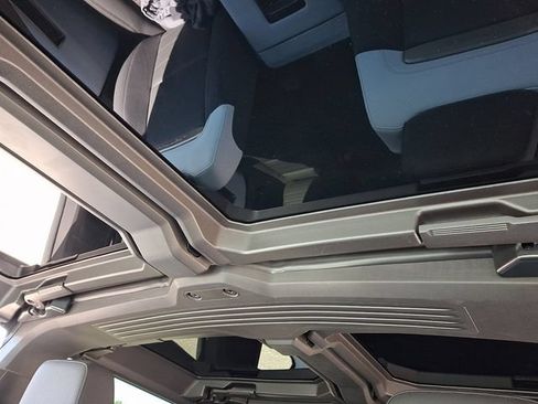 Used 2025 GMC Hummer EV 3X AWD/4WD image 18