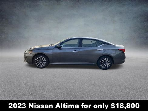 Used 2023 Nissan Altima 2.5 SV image 2
