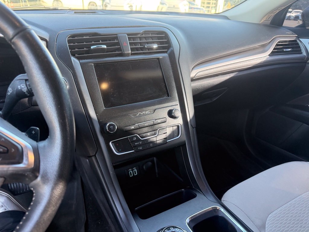 Used 2019 Ford Fusion SE w/ Equipment Group 151A FWD image 30