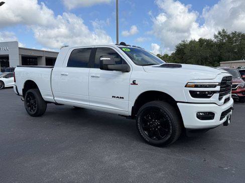 Used 2025 RAM 2500 Laramie w/ Night Edition AWD/4WD image 2