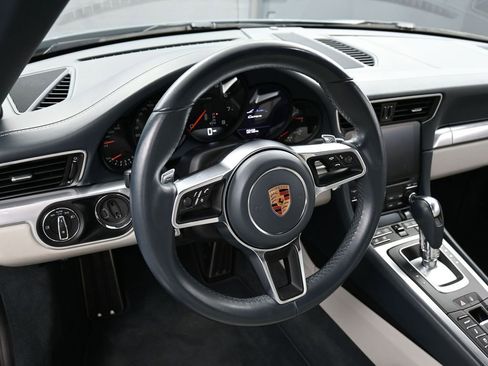 Certified 2017 Porsche 911 Carrera image 17