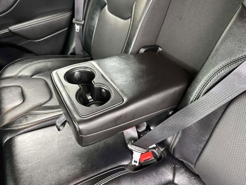 Used 2023 Jeep Cherokee Altitude Lux AWD/4WD image 8