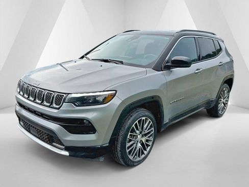 Used 2023 Jeep Compass Limited w/ Elite Group AWD/4WD image 3