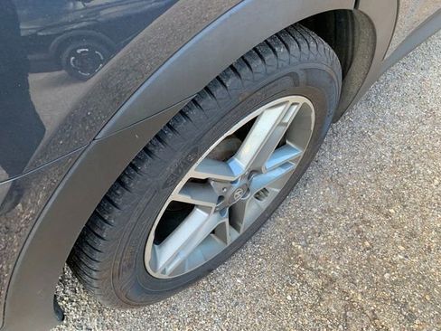 Used 2018 Hyundai Santa Fe SE image 5