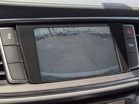 Used 2019 Buick Enclave Essence FWD image 15