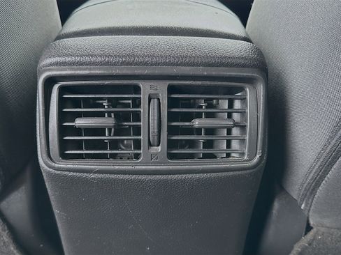 Used 2019 Nissan Rogue S image 16