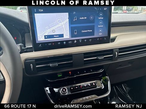 Used 2023 Lincoln Corsair AWD image 18