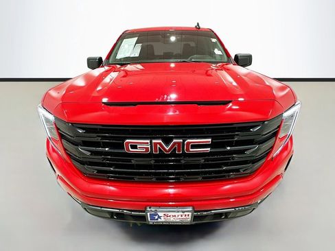 Used 2024 GMC Sierra 1500 Elevation RWD image 2