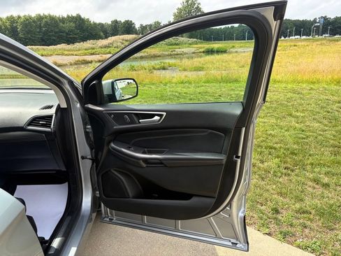 Used 2022 Ford Edge Titanium AWD/4WD image 30